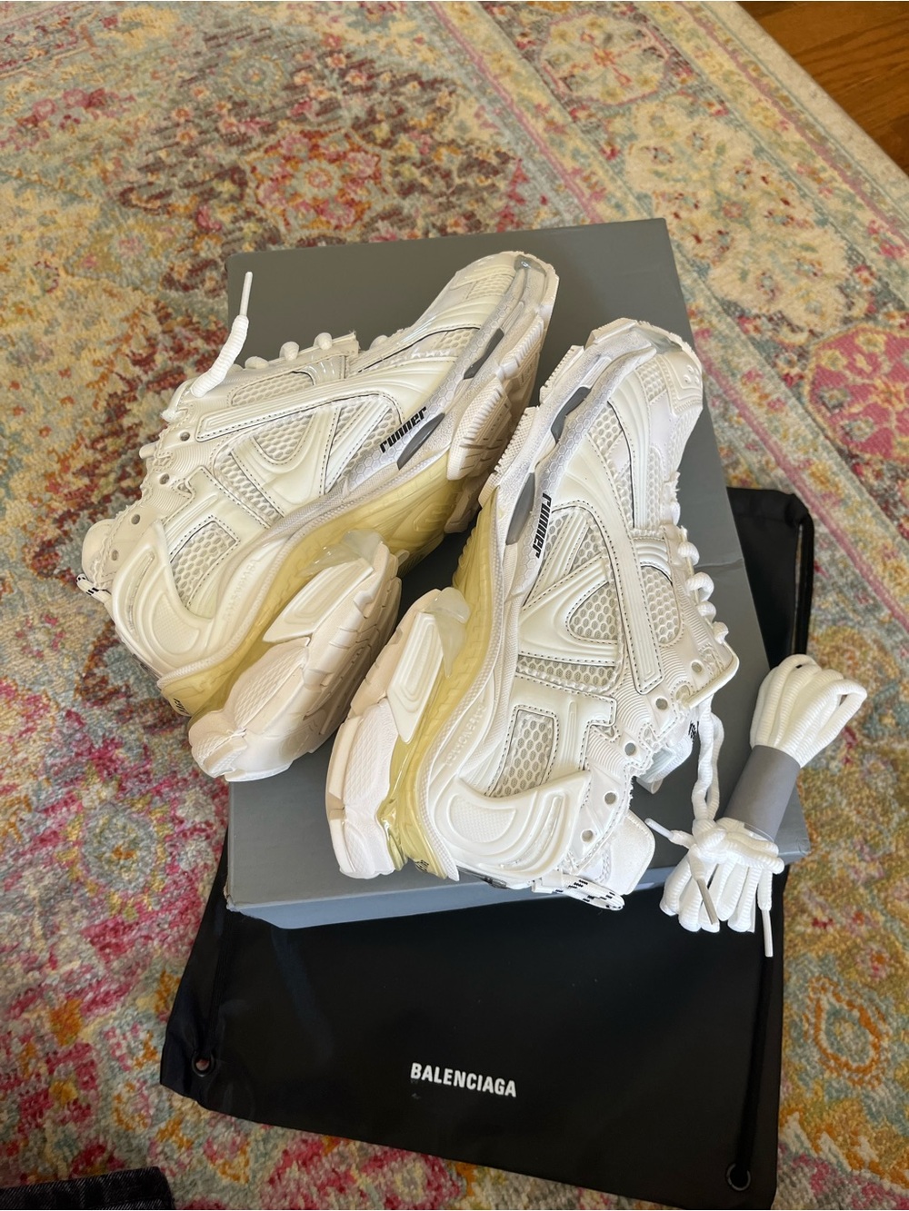 Balenciaga Runners white